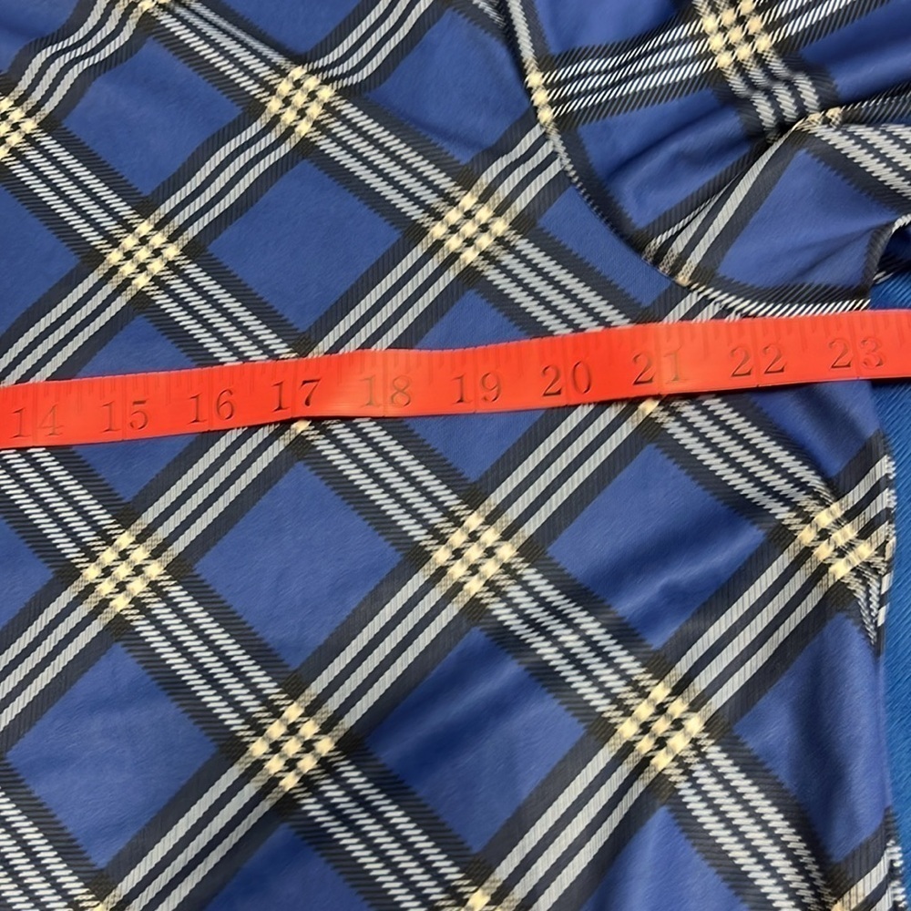 ⭐️ Adidas blue and black patterned t-shirt- size XL - Picture 8 of 9